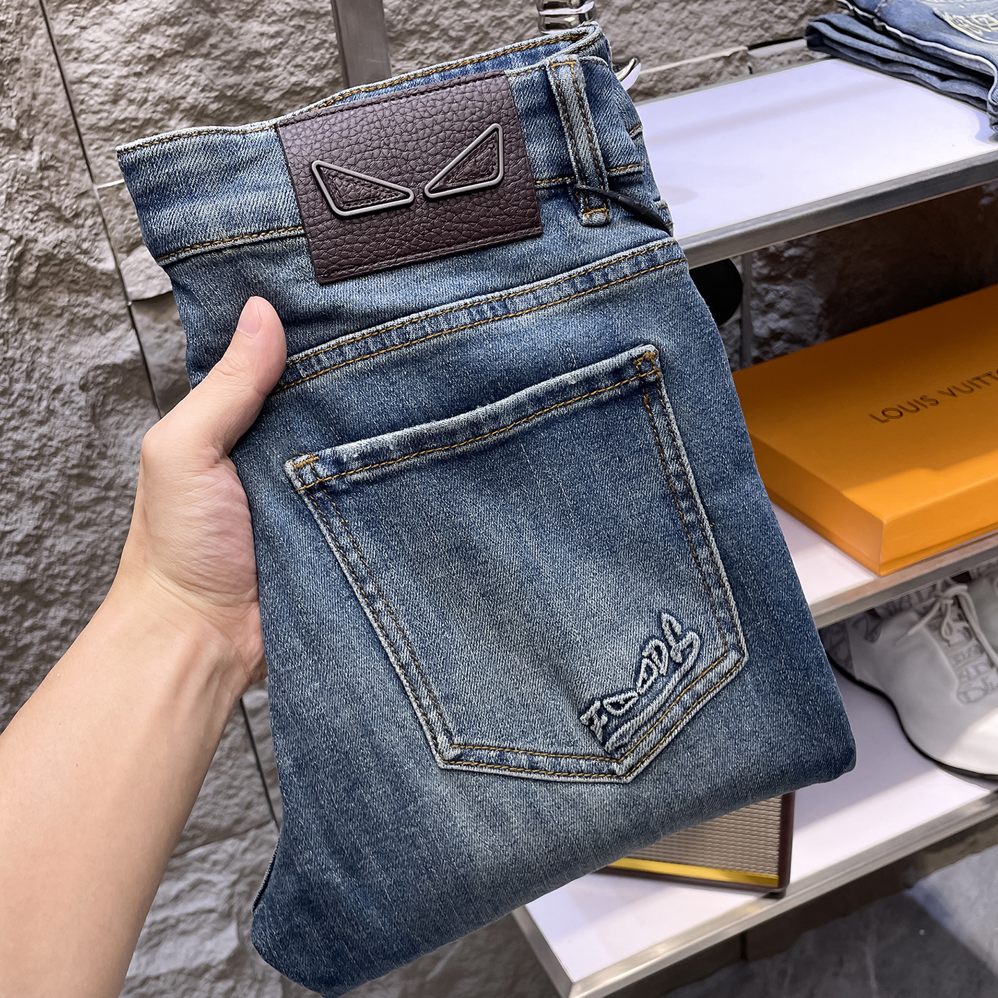 2025新款高端牛仔裤男士秋冬弹力修身小脚高级感潮流百搭厚款裤子