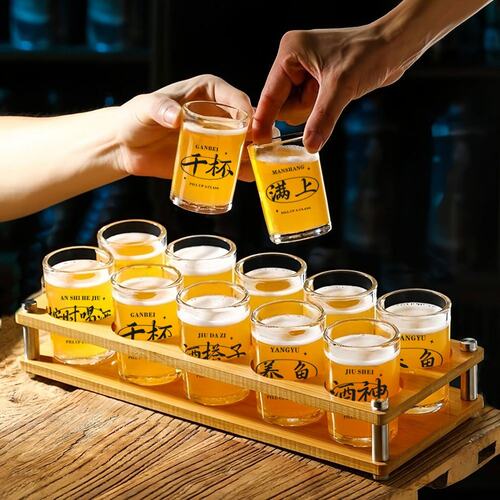 二两白酒杯套装加厚创意风家用小酒杯一口杯烈酒杯啤酒玻璃杯酒具 - 封面