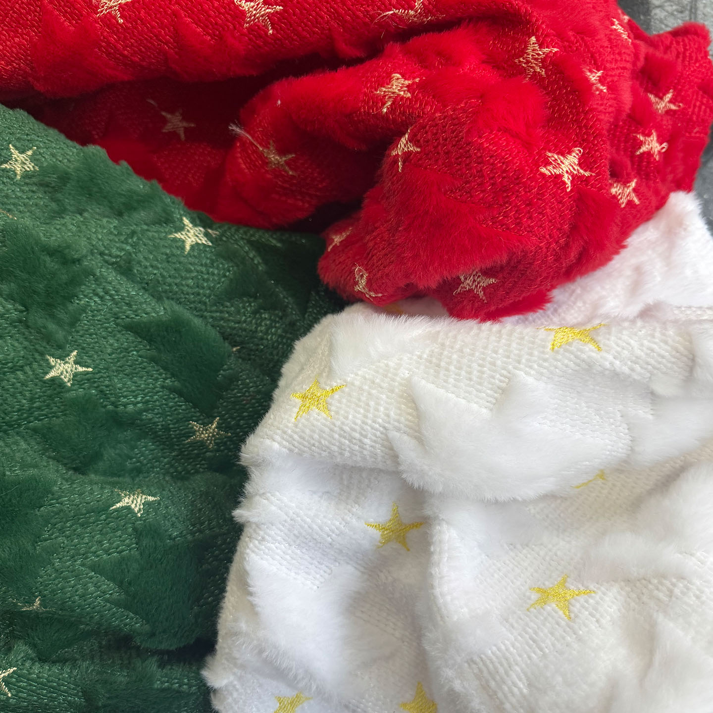 高档8mm圣诞绣花兔毛绒短绒布料五角星万圣节树裙背景装饰面料diy