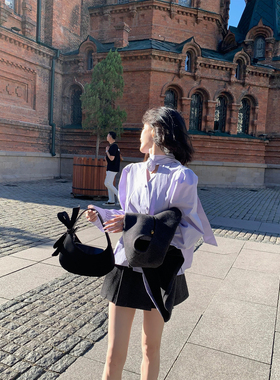 YYW汪澜的妹妹 伯克利学姐 紫罗兰系带衬衫金扣马甲女百褶裙套装