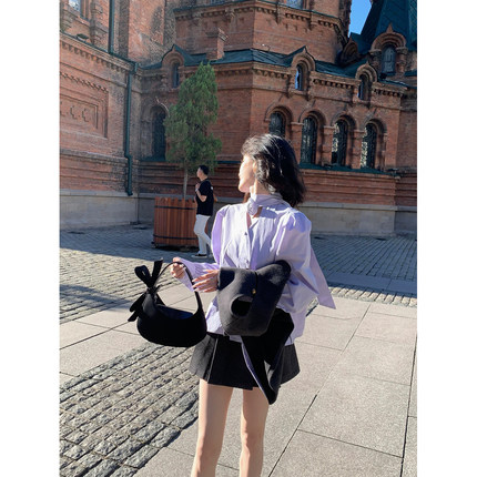 YYW汪澜的妹妹 伯克利学姐 紫罗兰系带衬衫金扣马甲女百褶裙套装