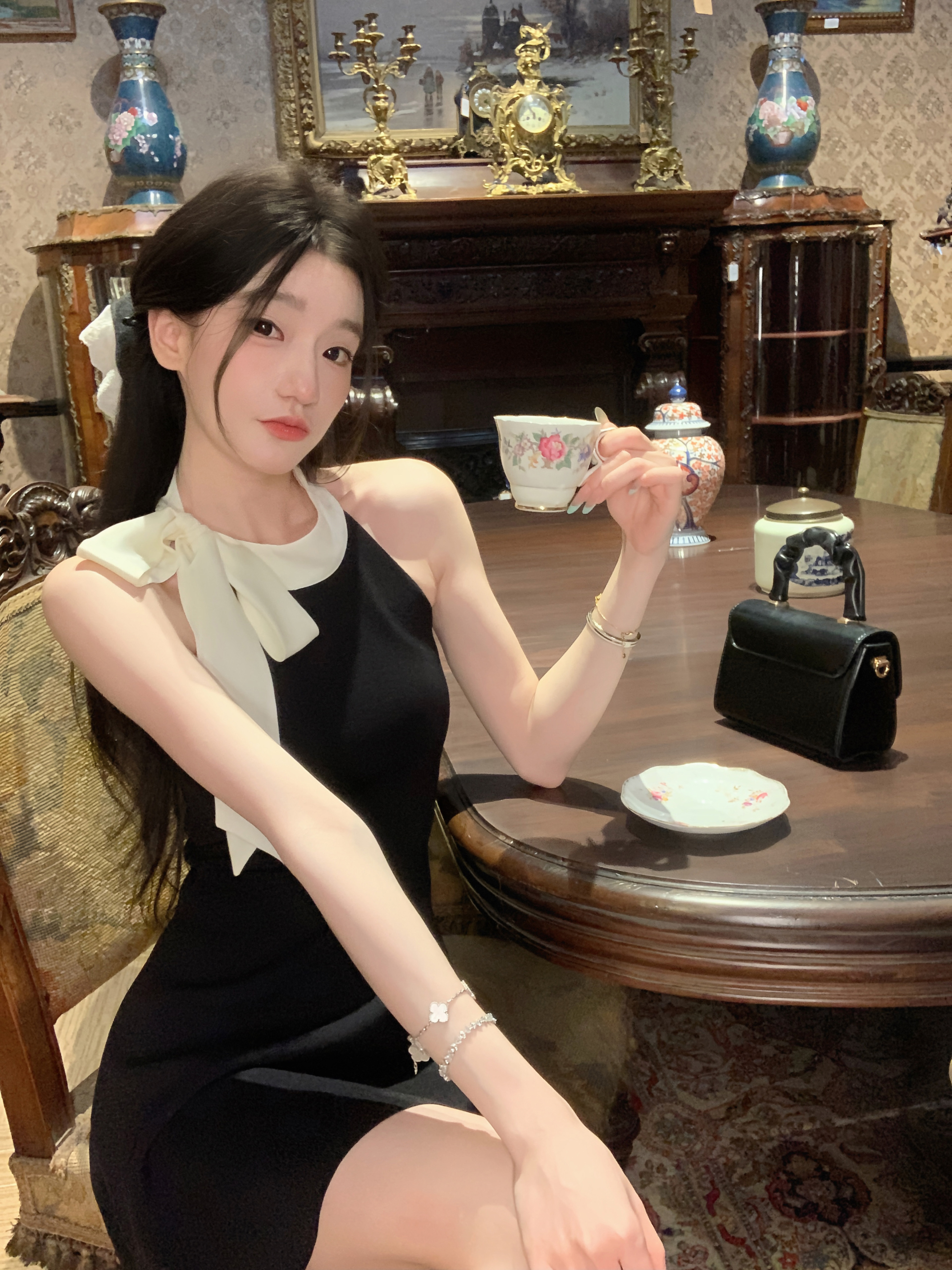 YIYIWANG2色挖肩连衣裙