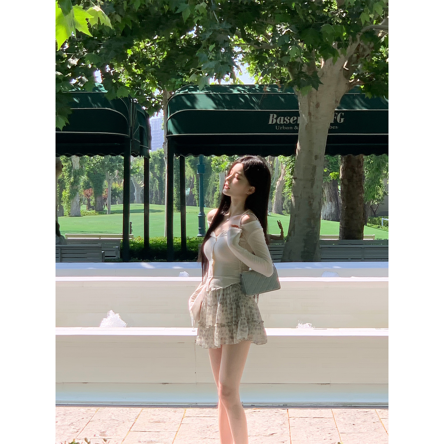 YYW汪澜的妹妹露肩小衫套装