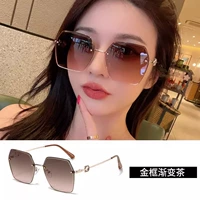 Градиент Gold рамы (УФ -защита) поставляется с изысканной упаковкой