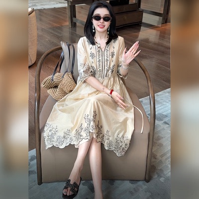 新款慵懒风气质刺绣连衣裙