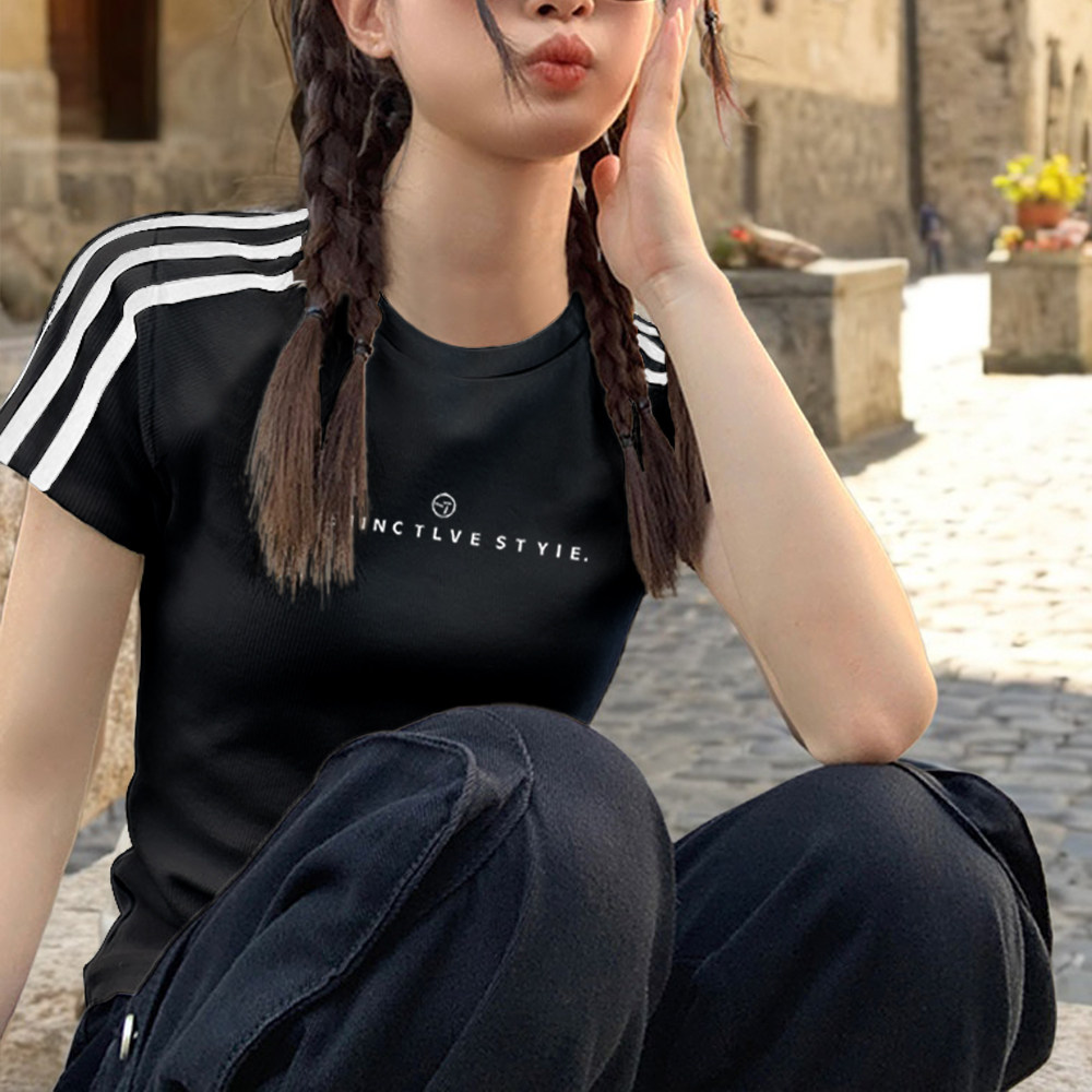 2026夏季新款螺纹短袖T恤女三条杠条纹设计感小众短装辣妹款上衣