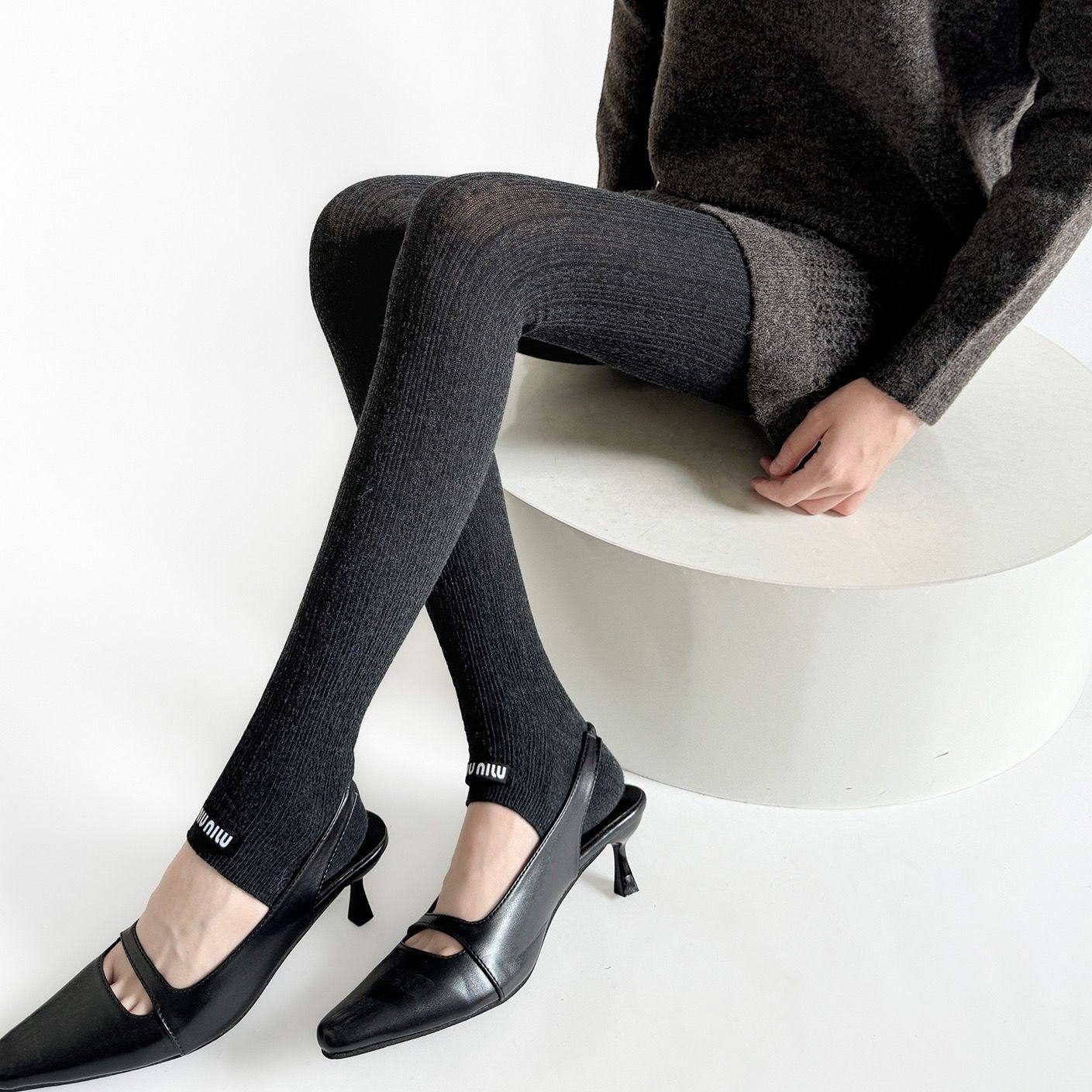 秋冬竖纹灰色连裤袜显瘦打底袜字母标签踩脚袜子日系麻花螺纹裤袜