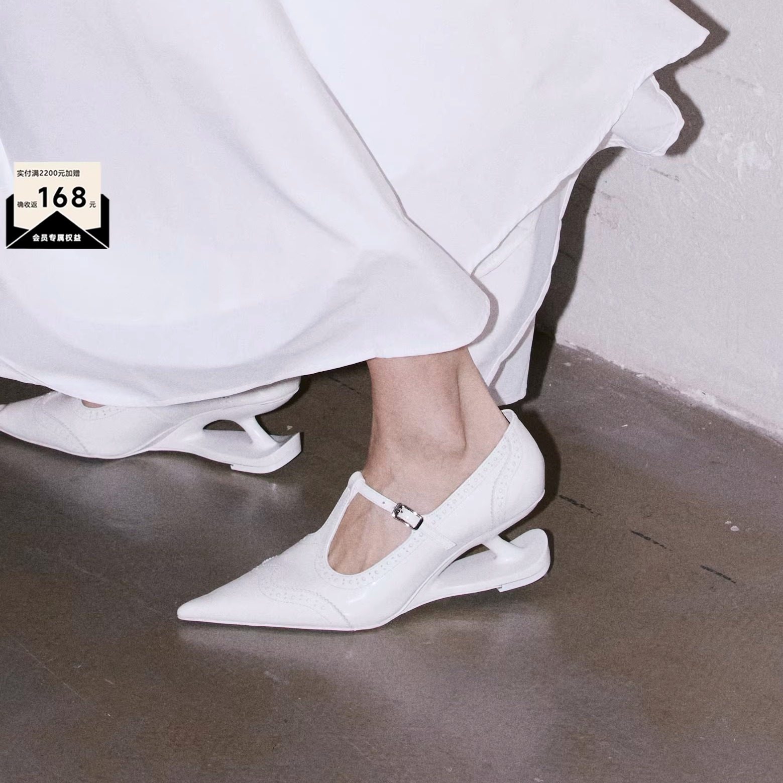 KOUKOUMU 【金靖同款】小牛皮雕花设计复古玛丽珍芭蕾高跟鞋单鞋