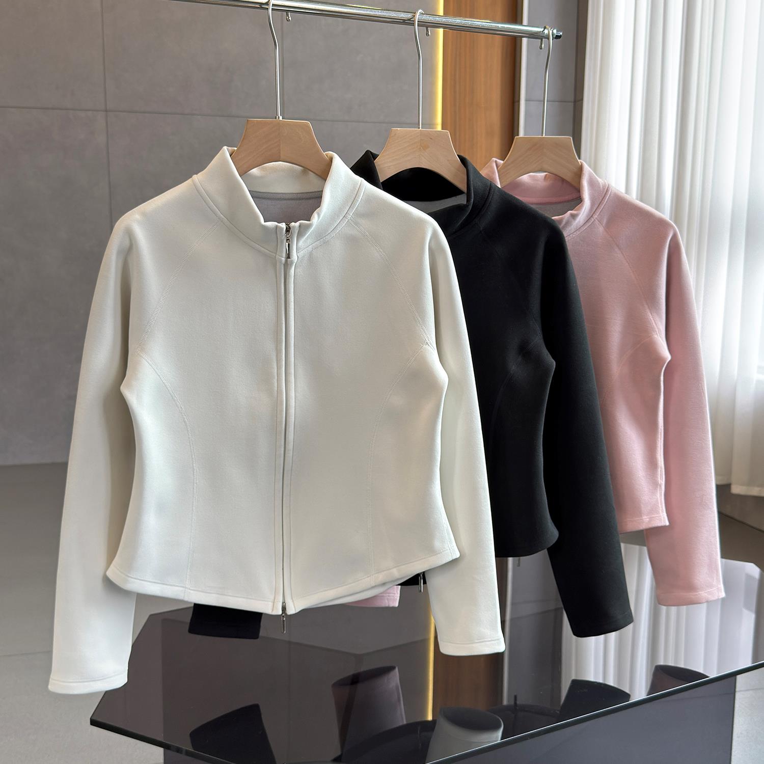 羊绒蚕丝蛋白混纺.细腻科技绒石墨烯发热保暖轻便女塑形夹克外套