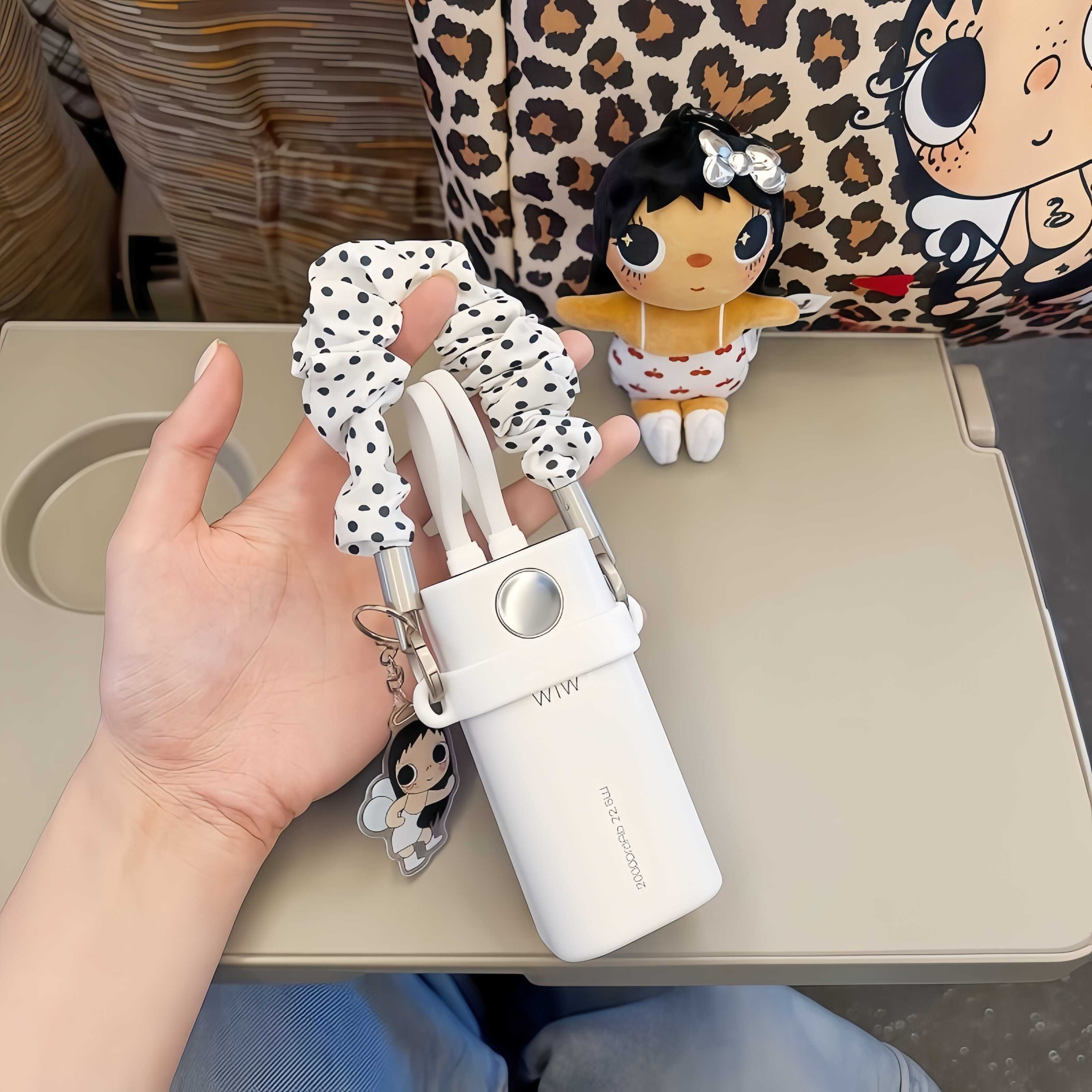 J人旅游专用WIW移动电源挂绳配件