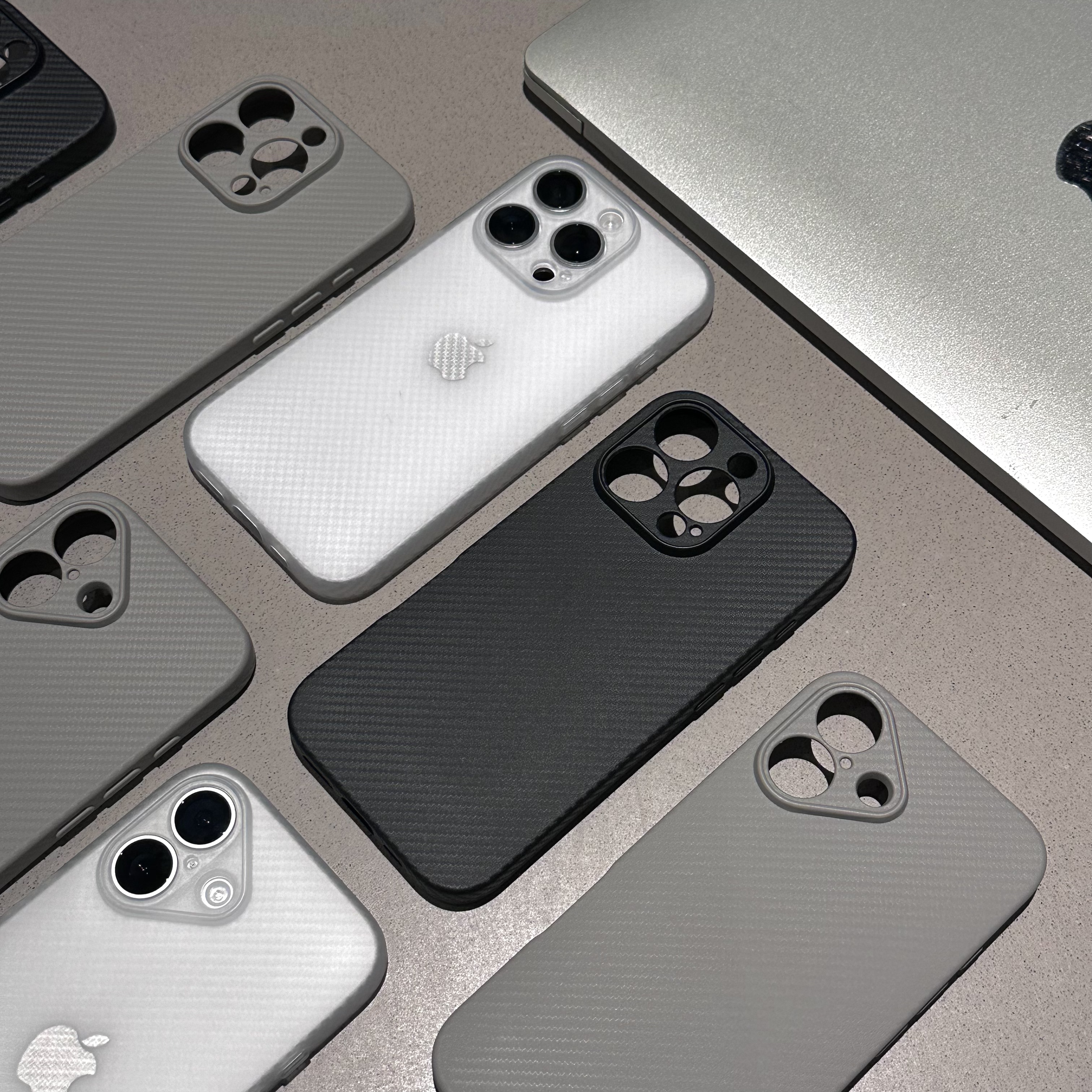 超薄散热碳纤维纹磨砂适用iPhone16/15promax肤感全包苹果14plus/13手机壳12PROmax/11防摔软壳小众TPU保护套