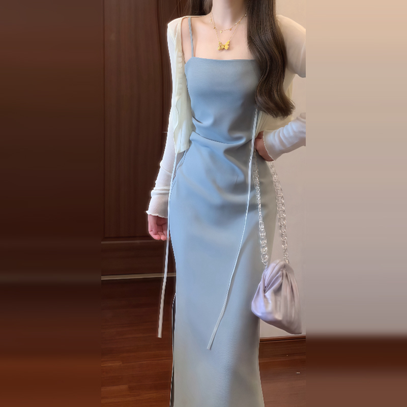 2025新款蓝色吊带多巴胺连衣裙子女夏法式气质高级感掐腰包臀长裙