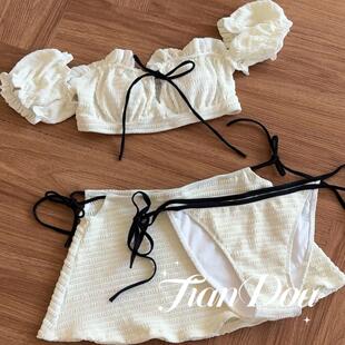 【miu系千金】少女黑白质感度假温泉泡泡袖泳衣抹胸露肩比基尼ins