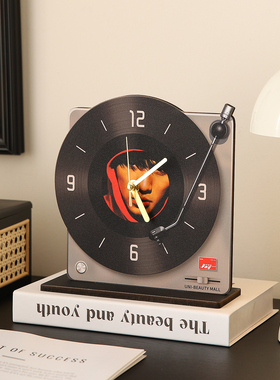 复古黑胶唱片桌面时钟意式极简高级感摆件客厅餐边电视柜装饰座钟