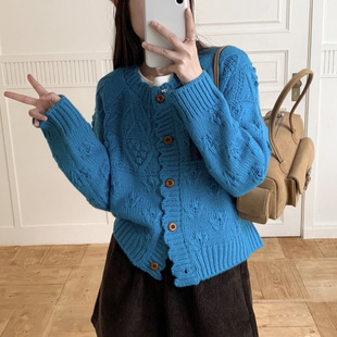 复古花边钩花蓝色针织开衫女秋冬新款宽松软糯短款小个子毛衣外套