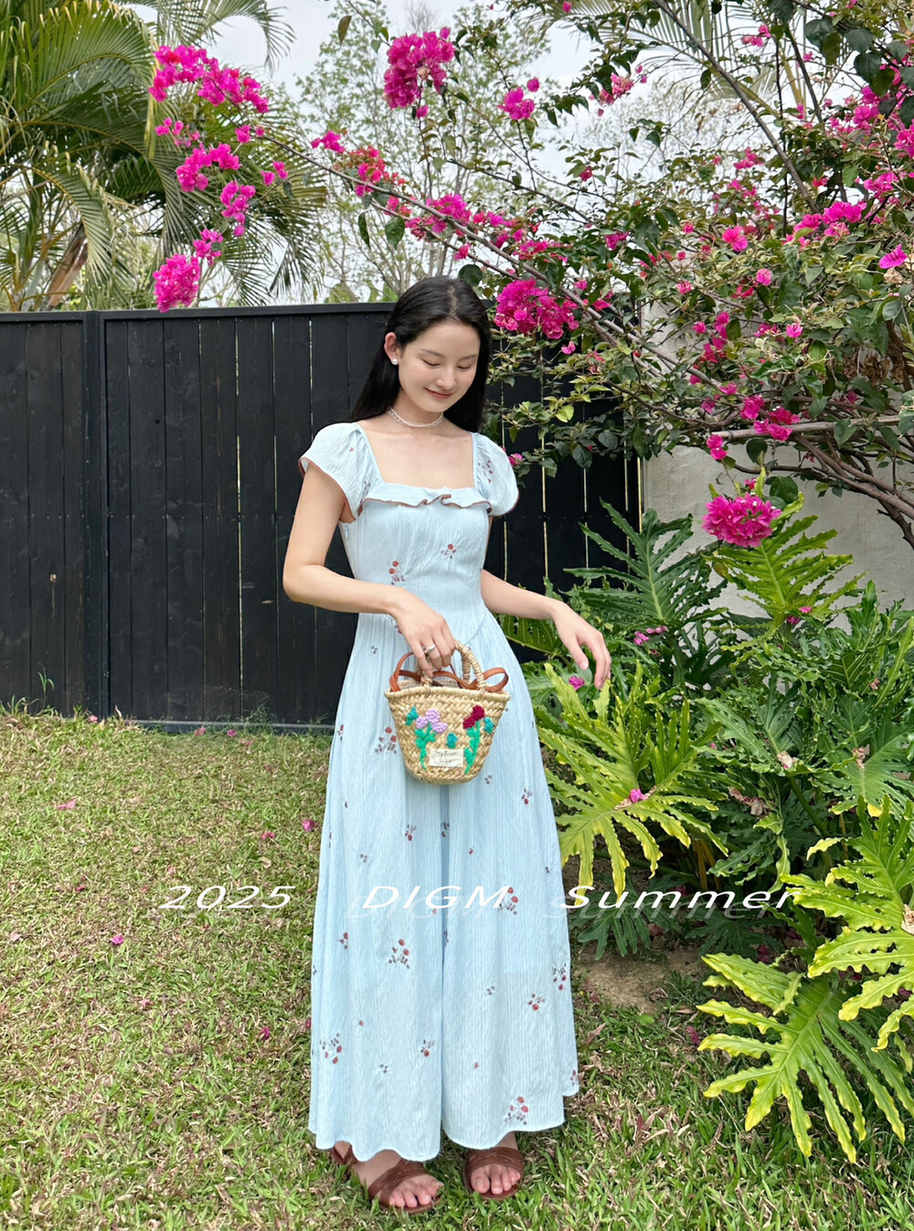 DIGM2026夏季新款碎花后背镂空收腰显瘦海边度假连衣裙子女