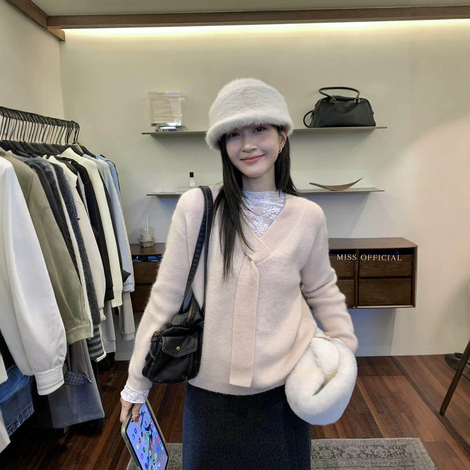 MISS密思家2026秋冬韩版温柔风百搭软糯飘带V领兔毛毛衣女A06773