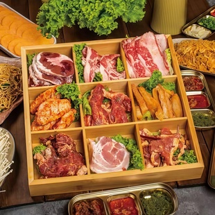 日式 烤肉宫格牛肉盘九宫格火锅拼盘蔬菜配菜托盘餐具分格菌菇摆盘