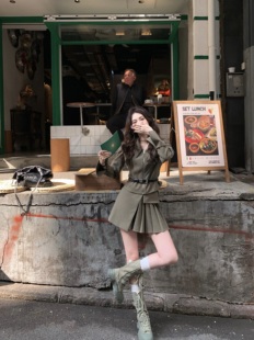 八盖pinky piggy 迷雾森林 莫古绿懒人套装女设计感时髦衬衫半裙