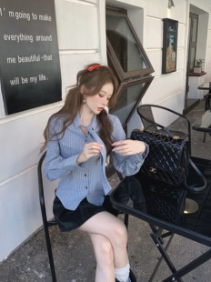 八盖pinky 循环陷进城 蓝条纹绑带衬衫 女独特别致气质上衣 piggy