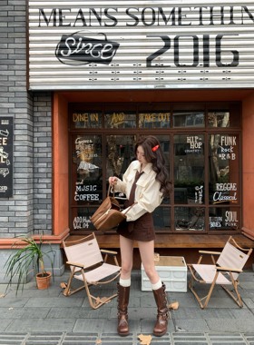 八盖pinky piggy 两种穿法 米黄衬衫女设计感小众甜辣一字肩上衣