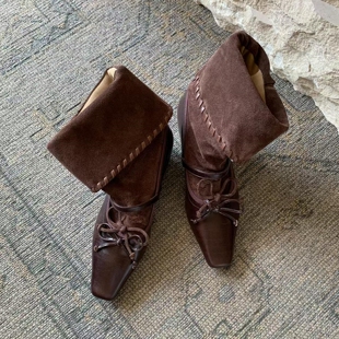 美拉德真皮方头粗跟短靴女25秋冬新款编织绑带褶皱堆堆短筒西部靴