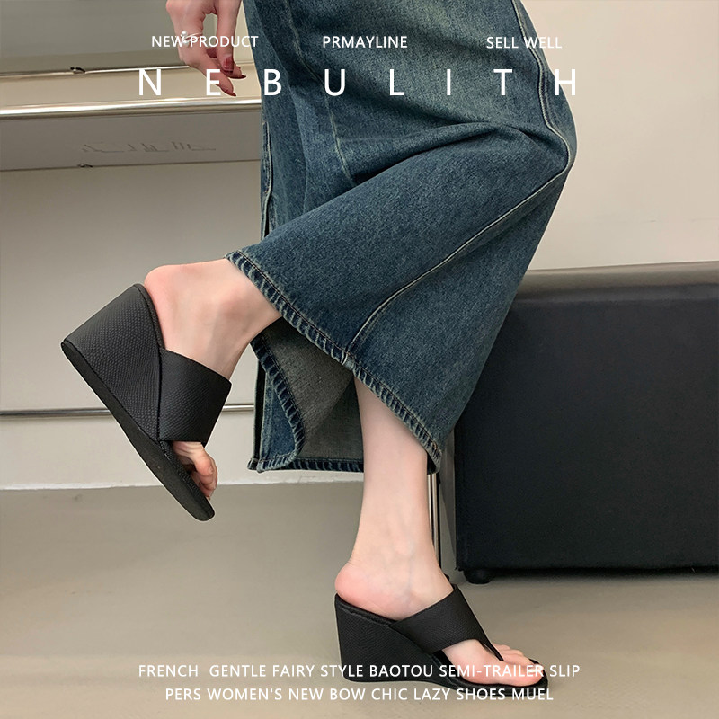 2025新款高跟坡跟夹脚人字拖鞋女夏外穿不累脚厚底舒适夹趾凉拖鞋