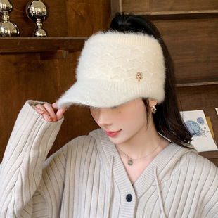 毛绒帽子女款冬季2025新款运动跑步空顶棒球鸭舌帽可扎马尾毛线帽