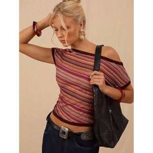 条纹彩色斜肩上衣女Colorful striped diagonal shoulder T-shirt