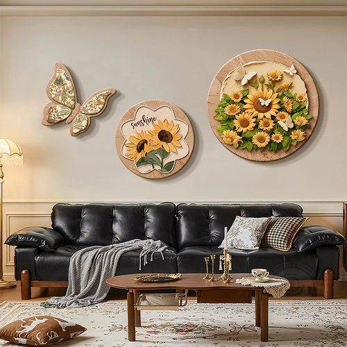 向日葵餐厅高级感客厅大白墙挂画