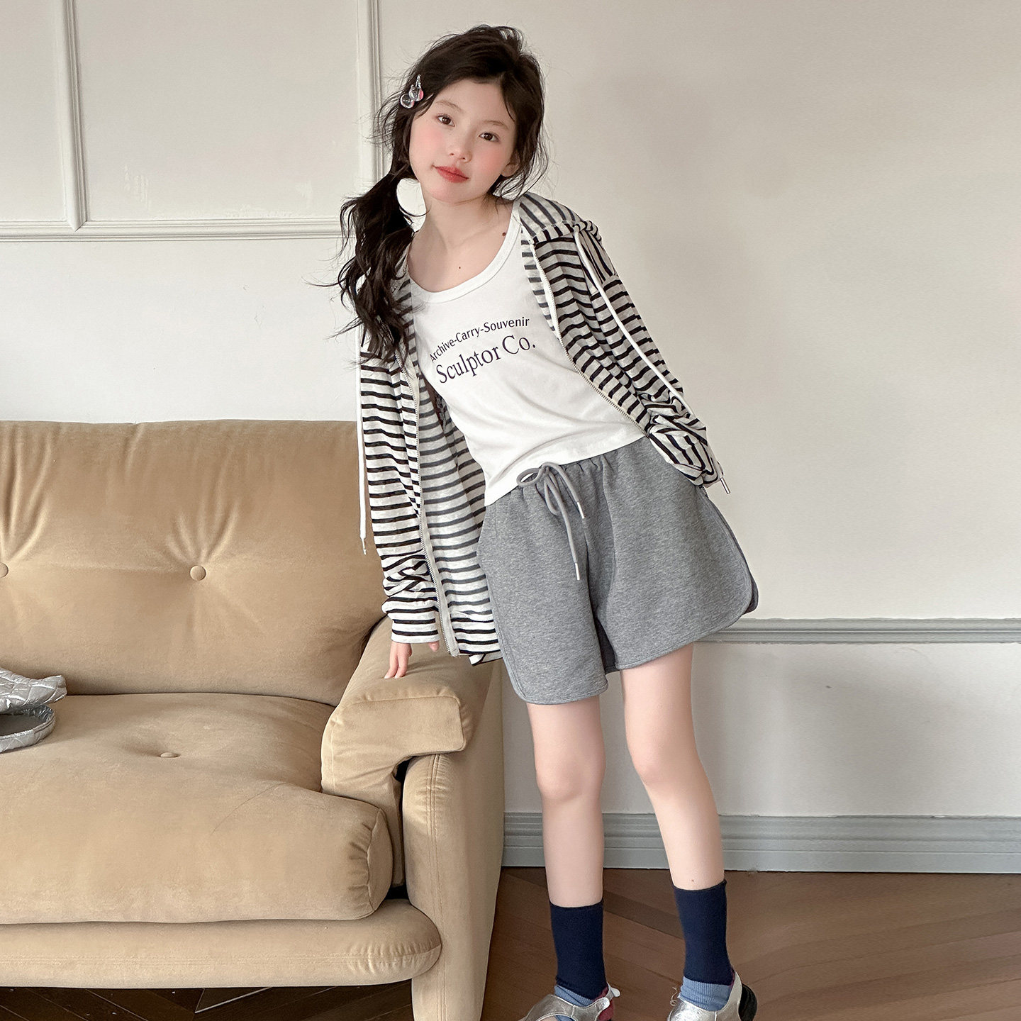 韩系女童夏季条纹连帽防晒衣套装2026新款儿童休闲背心短裤三件套
