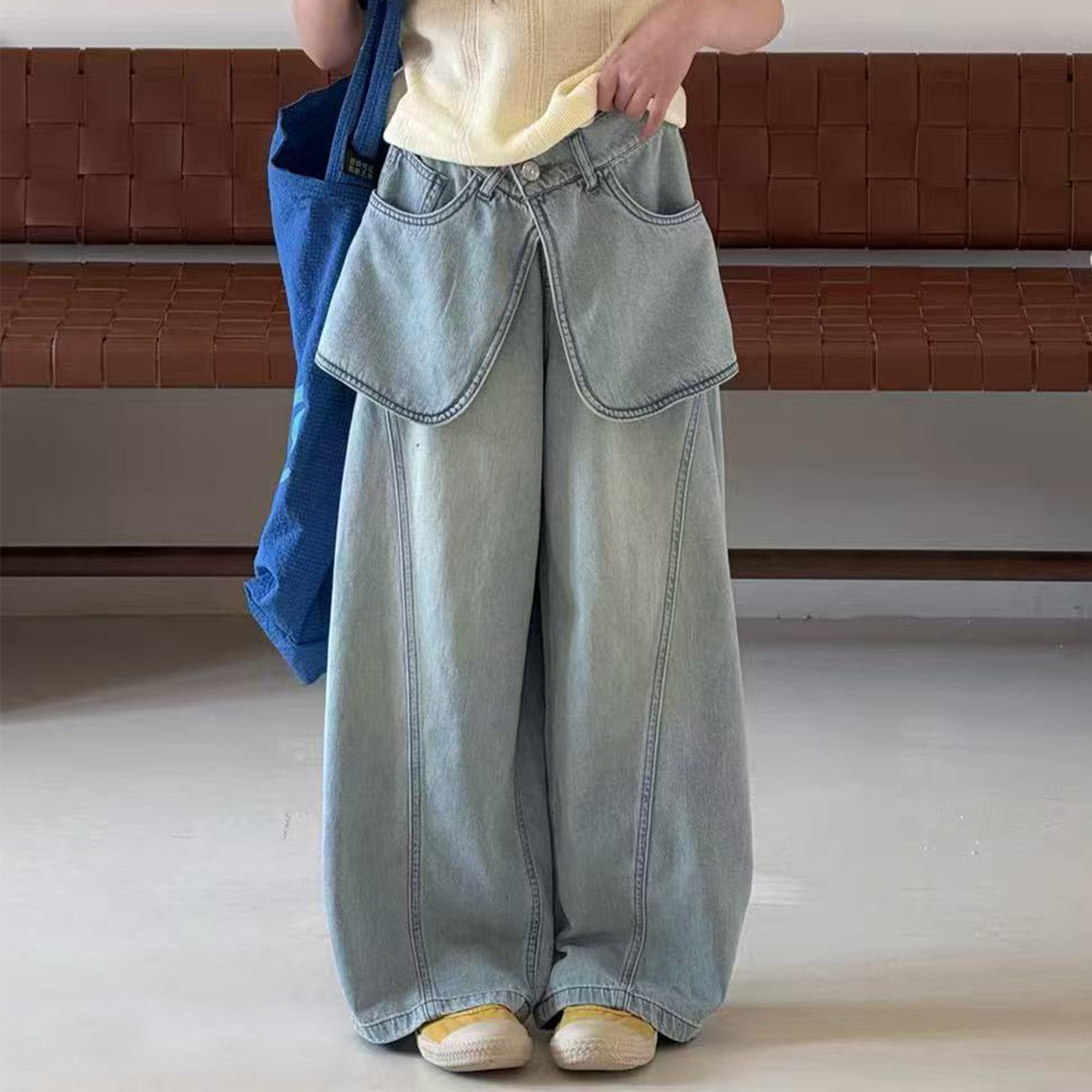 韩国女童牛仔裤洋气长裤2026春季新款儿童春秋装宽松弯刀屁帘裤子