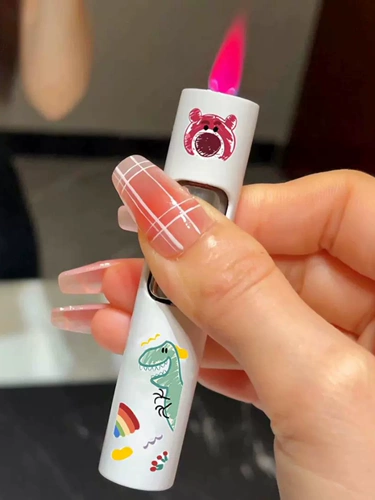 Маленькая креативная ветрозащитная клубника, розовая зажигалка для друга, популярно в интернете