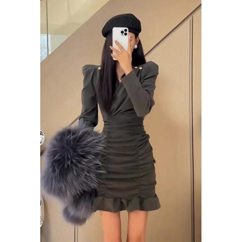 高档高级感皱褶鱼尾连衣裙女秋冬新款时尚修身显瘦收腰荷叶边包臀