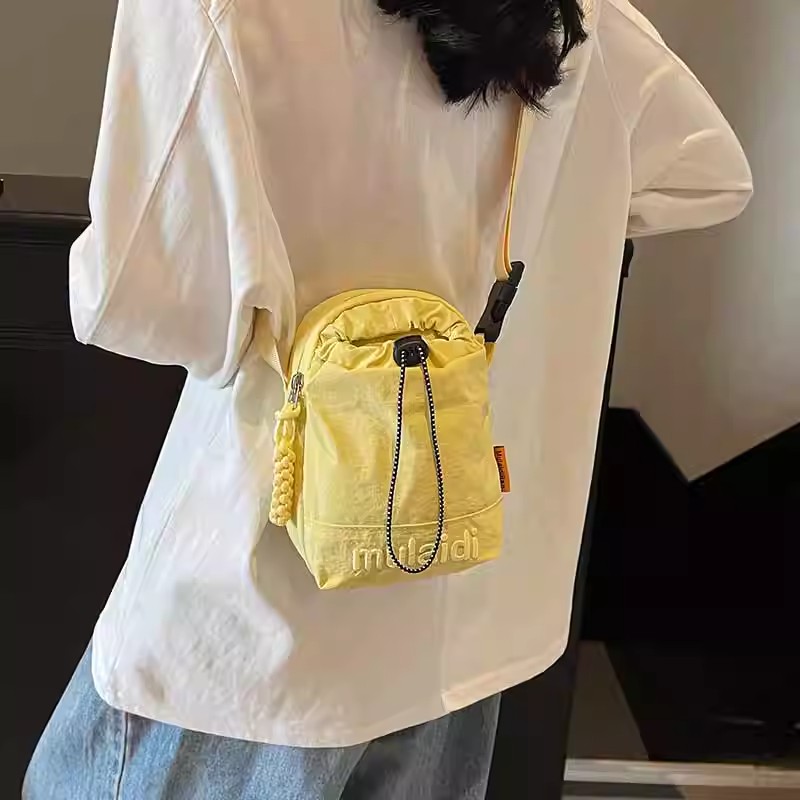 轻便单肩中国小方包简约夏天迷你
