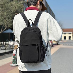 小型双肩包男女户外出行旅游轻便2025新款小号登山包简约防水背包