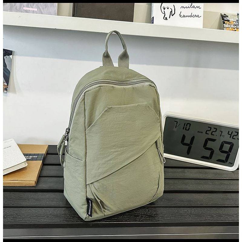 户外斜挎包轻量化运动背包男款徒步登山旅行单肩挎包女款休闲