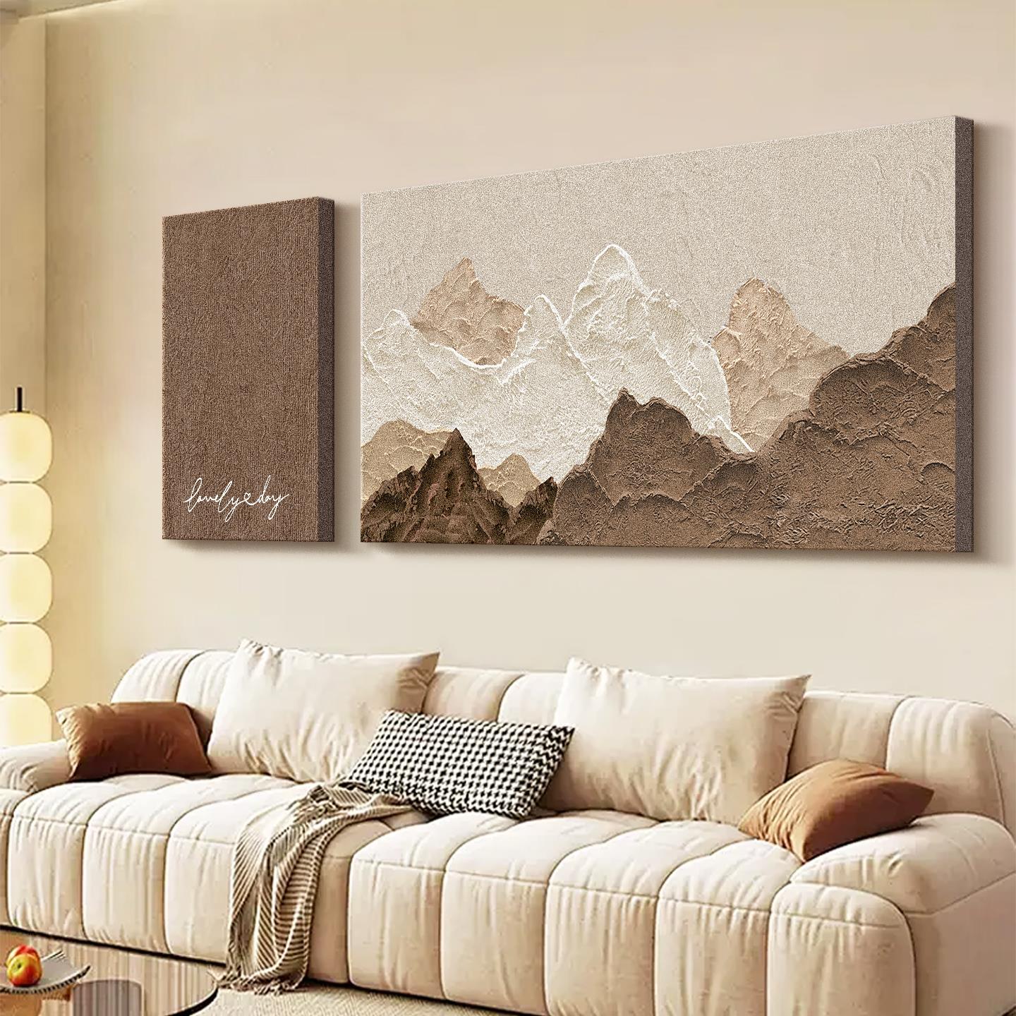 侘寂风背有靠山客厅大白墙