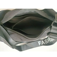 Черное плечо [модернизированный стиль сэндвича] с буквами. Улучшенная подкладка с сэндвичем.