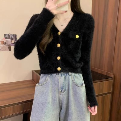 温柔风软糯白色V领毛衣女秋冬