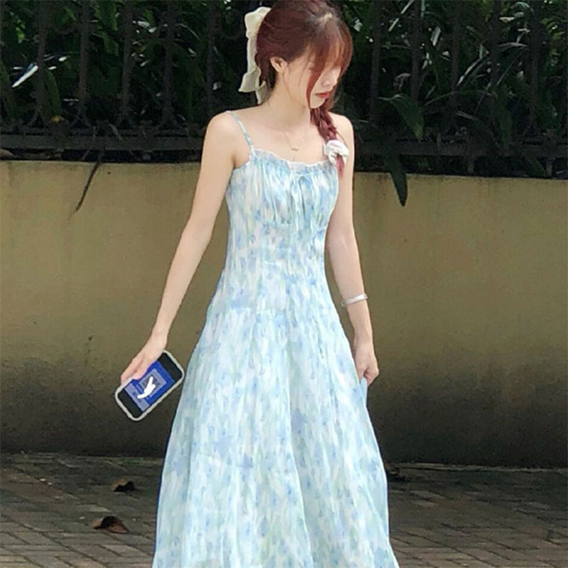夏季法式甜美碎花吊带显瘦连衣裙
