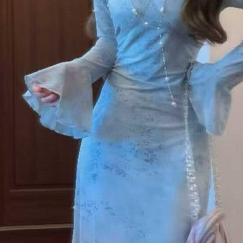 法式温柔蓝色扎染V领显瘦连衣裙