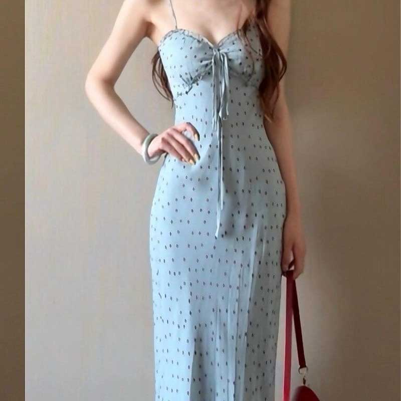 夏季海边蓝色波点吊带包臀连衣裙