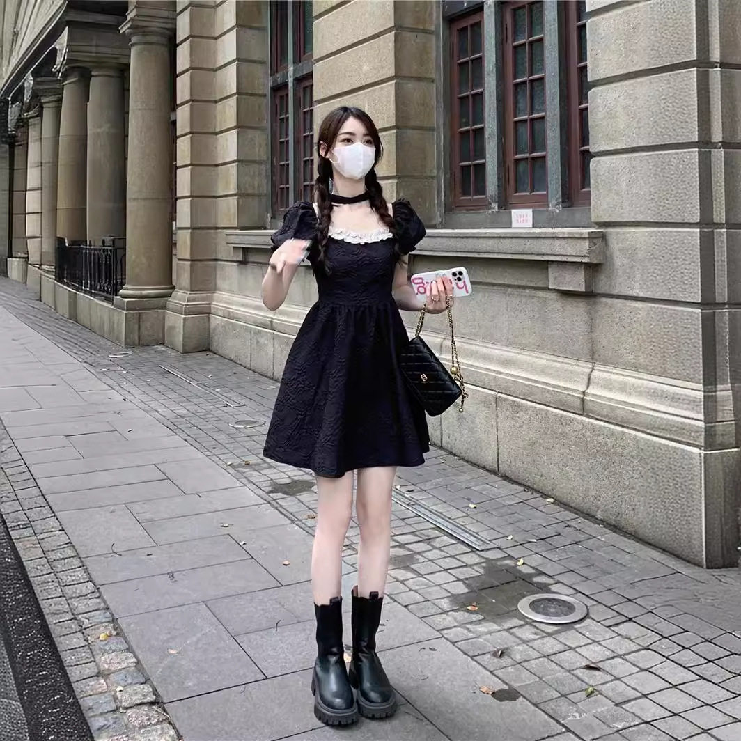 甜辣方领连衣裙女2026夏季新款小心机露背收腰显瘦蝴蝶结短袖裙子