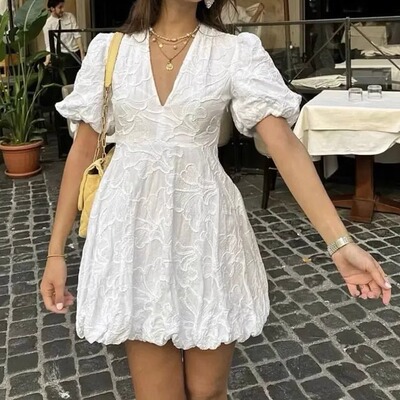 刺绣蓬松泡泡袖迷你连衣裙