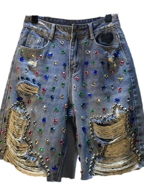 镶钻钉珠高腰牛仔短裤   Diamond-encrusted beaded denim shorts