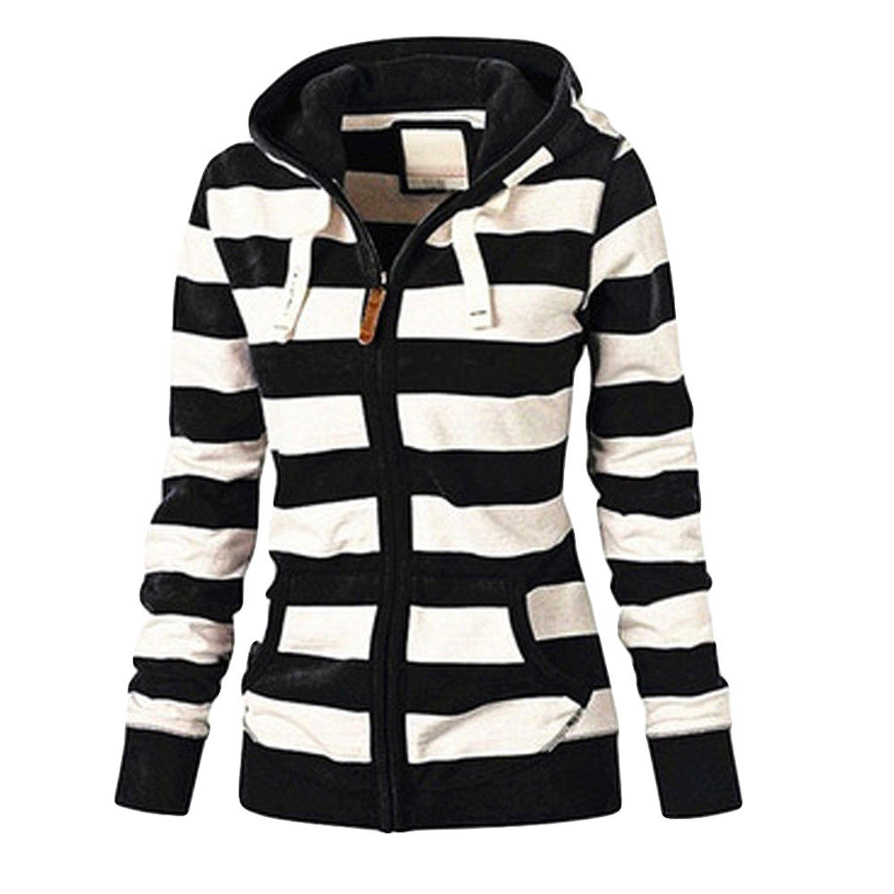 A lady's slim striped hooded sweater 女士时尚 宽条纹连帽卫衣