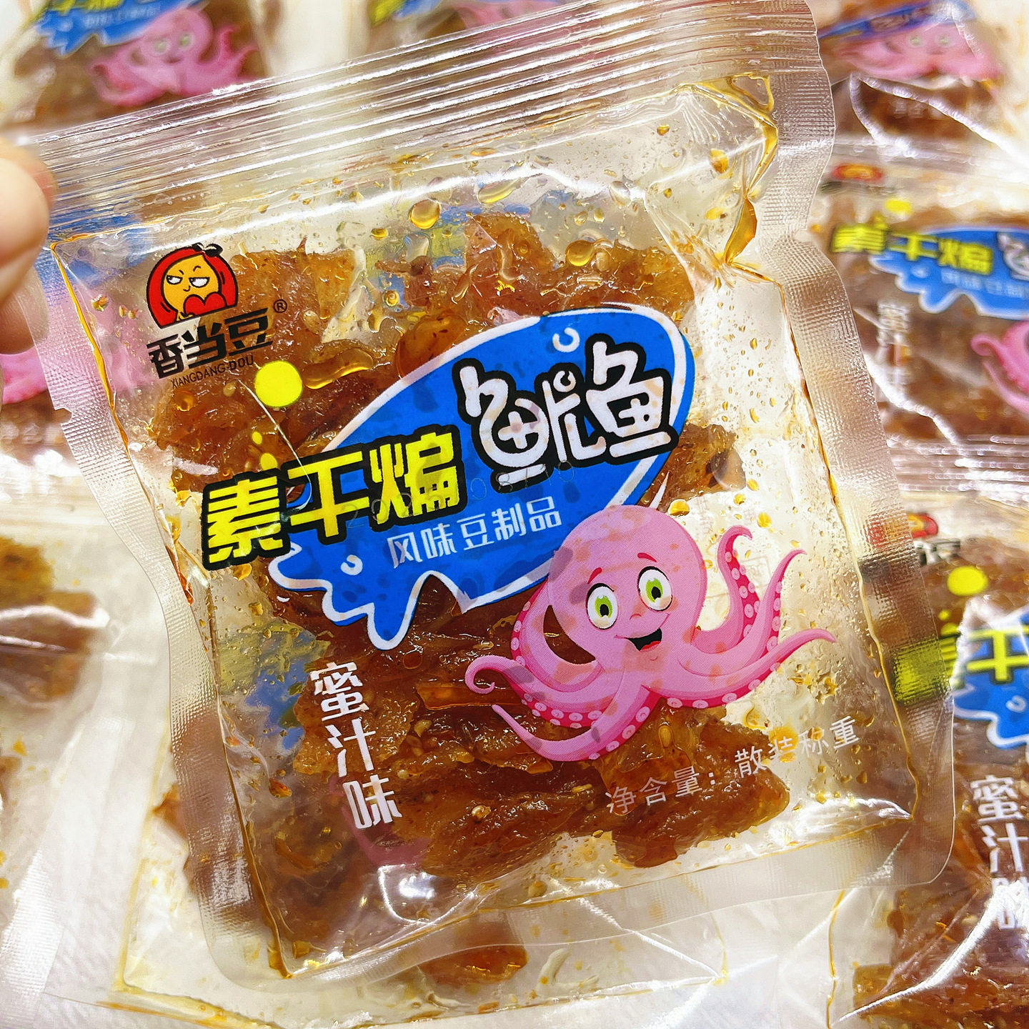 香当豆素干煸鱿鱼网红豆皮辣条追剧解馋休闲零食辣条小吃散装好吃