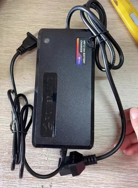 小牛原装全新正品G0/G1/G2/F0/F1/F2/F2S/B2/G2/G2S/F400T/充电器