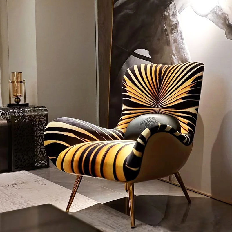 意式轻奢扶手椅高级感家用单人休闲椅设计师不锈钢高端靠背沙发椅